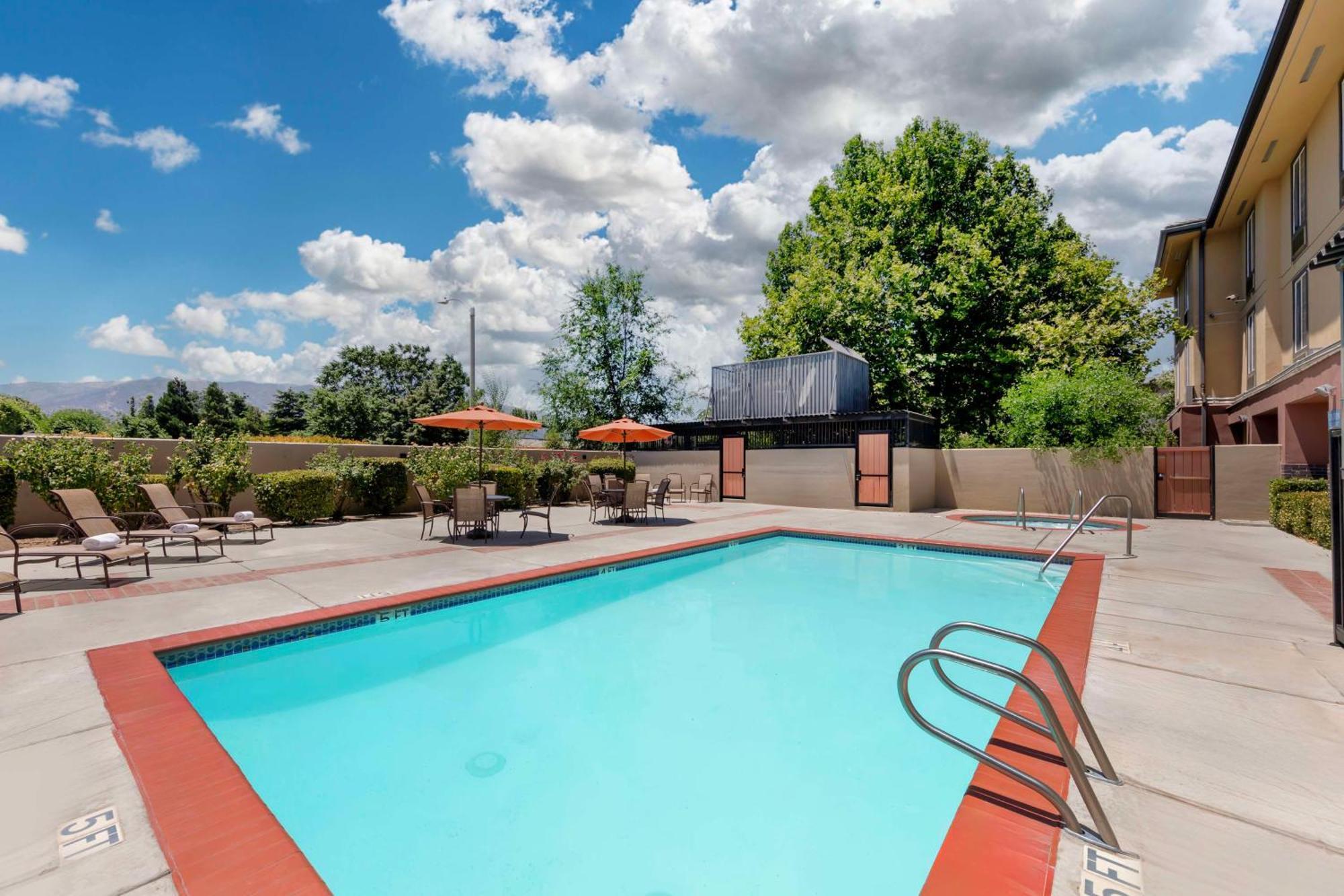 Best Western Plus Country Park Hotel Tehachapi Εξωτερικό φωτογραφία