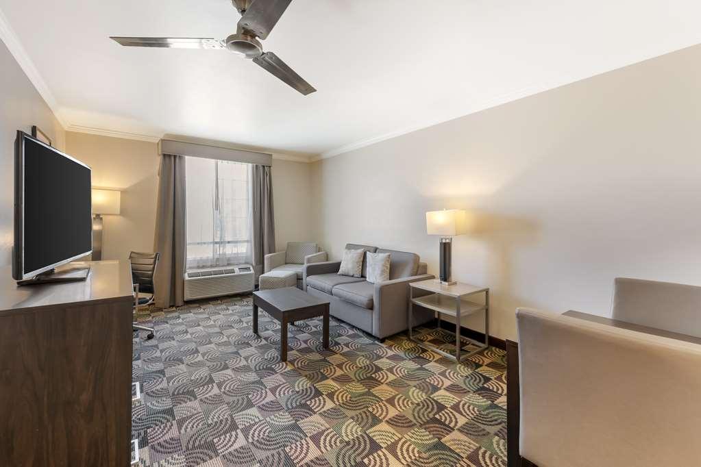 Best Western Plus Country Park Hotel Tehachapi Δωμάτιο φωτογραφία